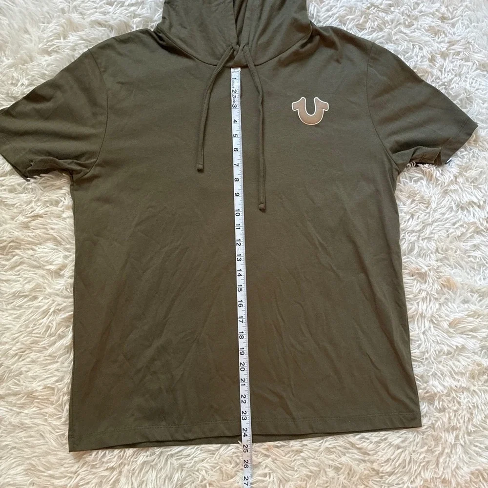 NWT True Religion  Short Sleeve Hoodie Olive Green Buddha Graphic Shirt Size M